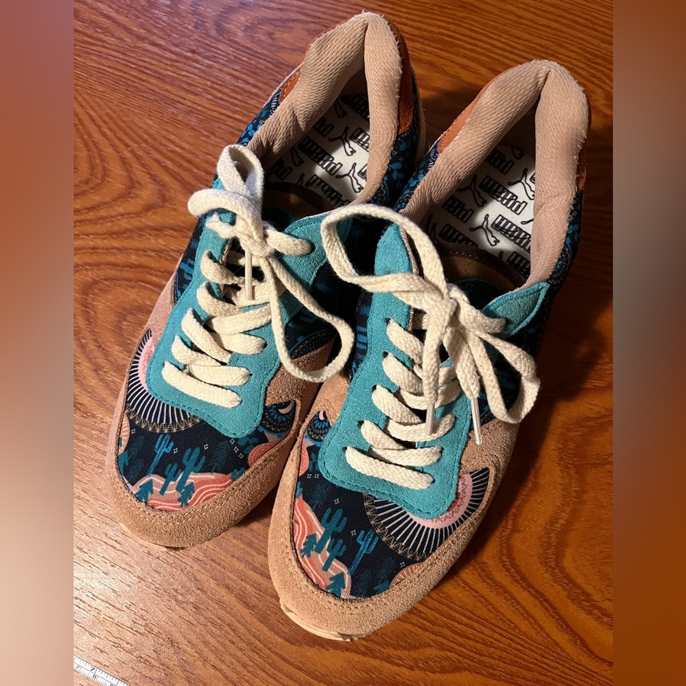 Inkkas Socorro Jogger Sneaker Womens Size 7